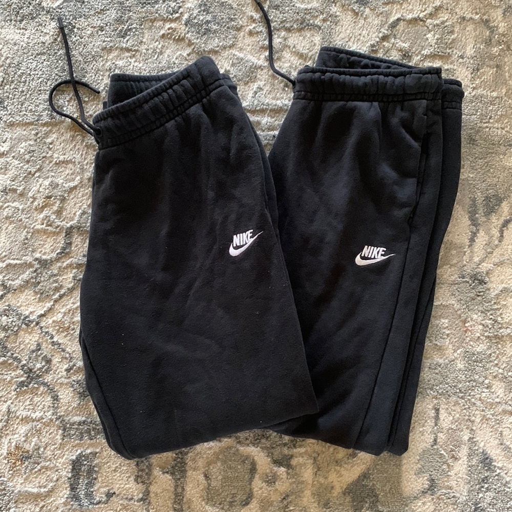 black nike sweatpants